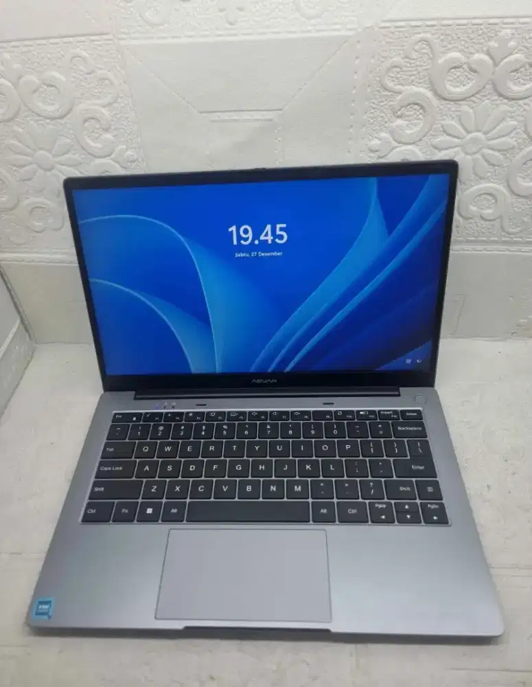Laptop advan tbook transform