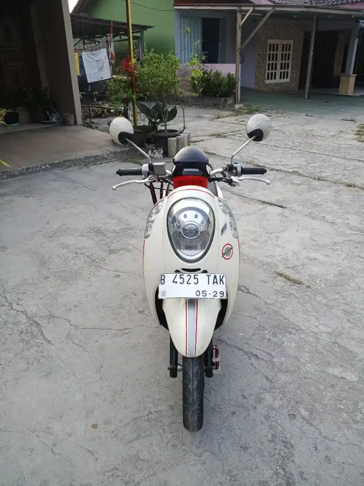 •Hot sale Honda Scoopy FI