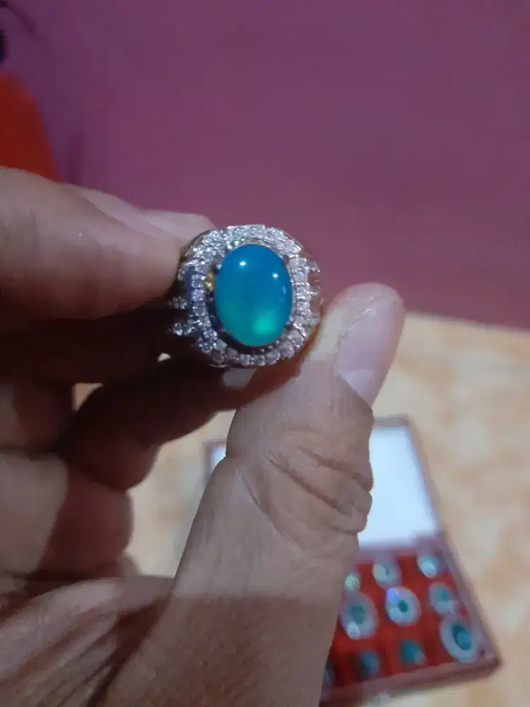 Batu bacan giwang ajib
