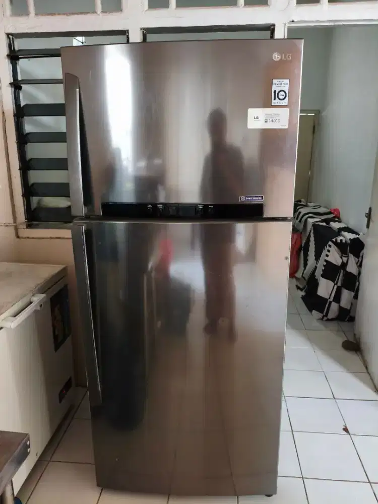Kulkas LG 2 Pintu Smart Inverter