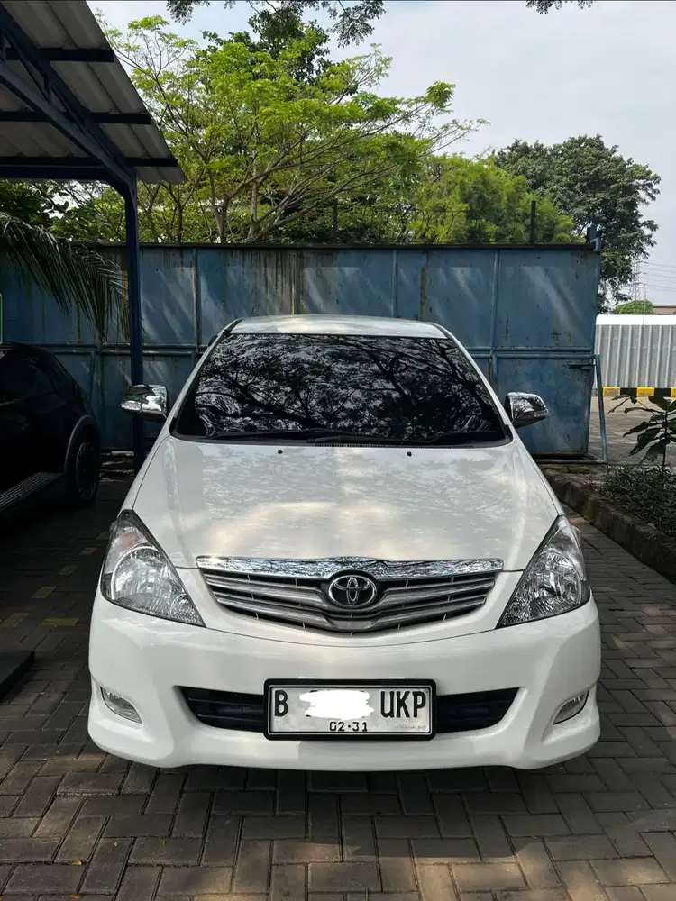 KIJANG INNOVA G MATIC BENSIN 2011 SECOND