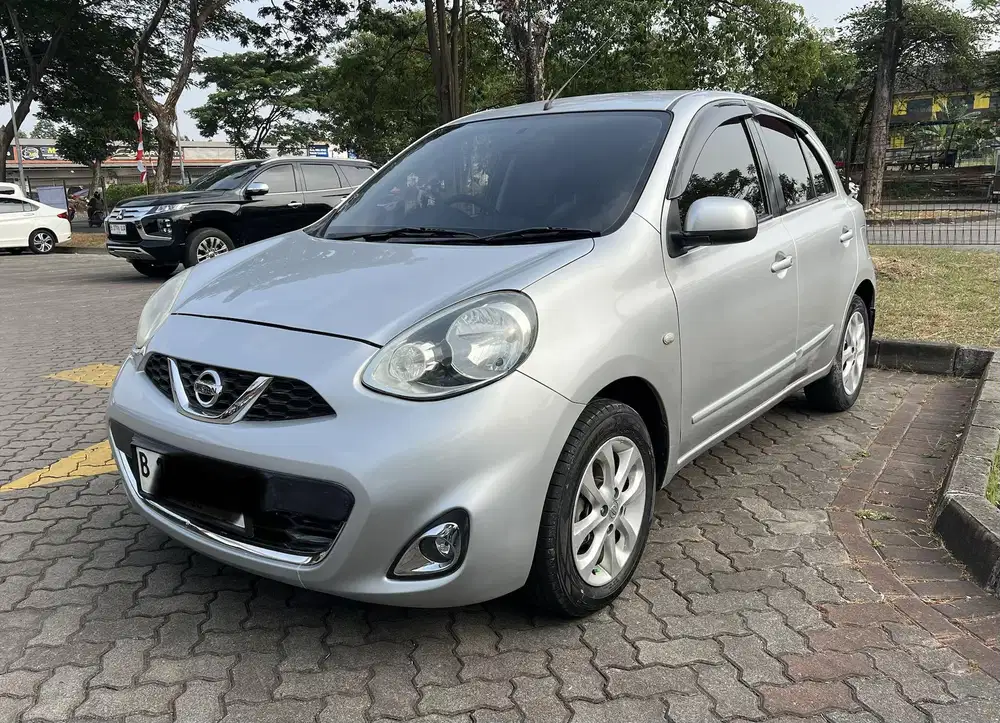 Nissan March 1.5 XS 2014 CBU Manual Silver Istimewa