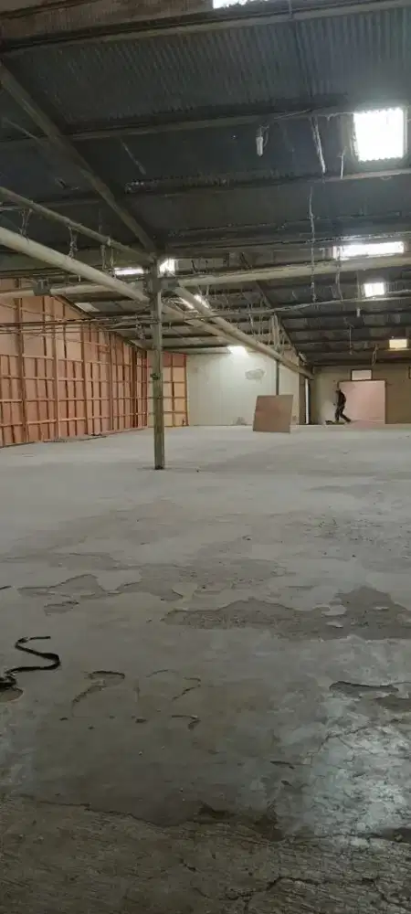 Disewakan gudang 360m2 Jl raya Rancaekek