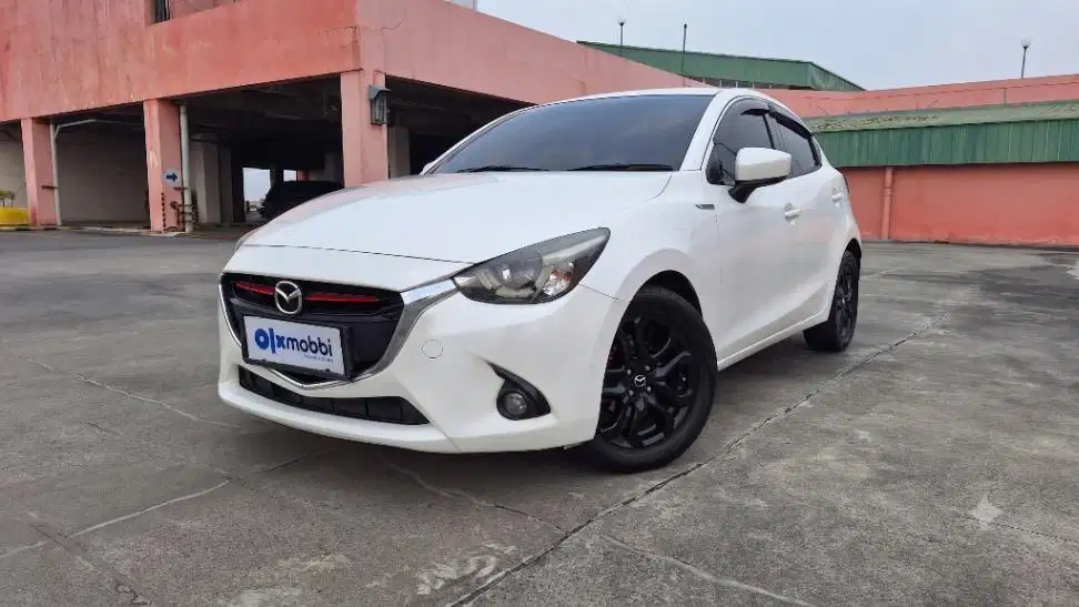 KM Rendah - Mazda 2 1.5 Skyactiv Bensin-AT 2015