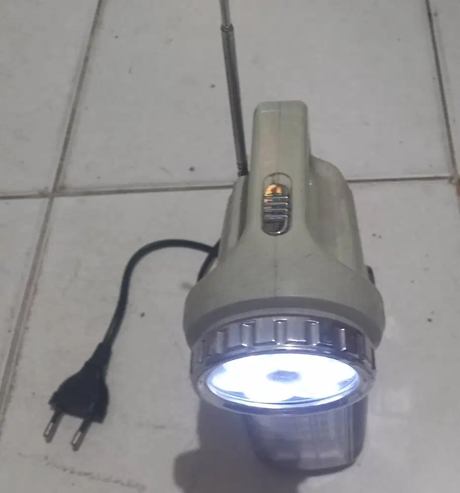 Ada 2 Emergency lamp O8I3 IO755OOO,Radio dan Kipas Angin Jepit,NET
