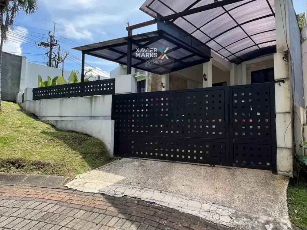 Dijual Rumah Mewah Konsep American di Villa Puncak Tidar Malang