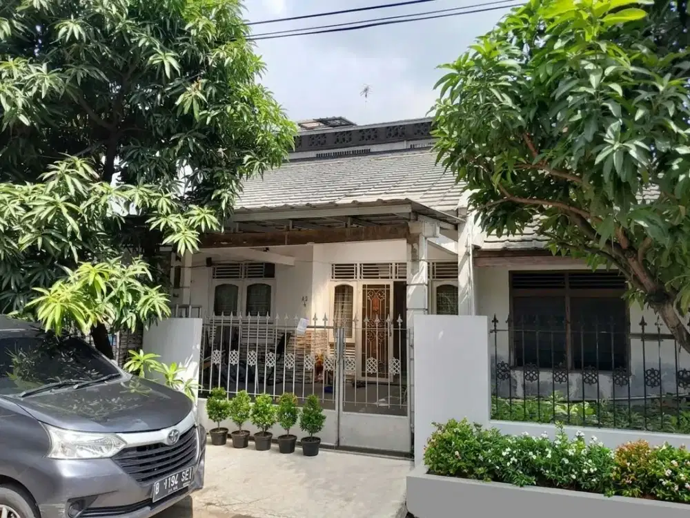 Rumah di Perumahan Jatiagung 1, Pondok Gede-Bekasi