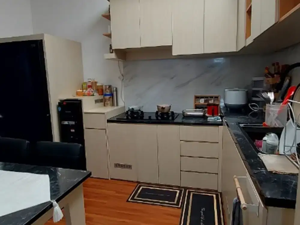 Di jual Rumah cantik baru Renov  hanya 5 menit ke main  road suci