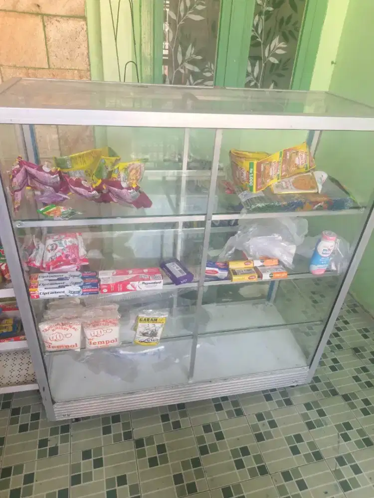 Etalase panjang 1 meter