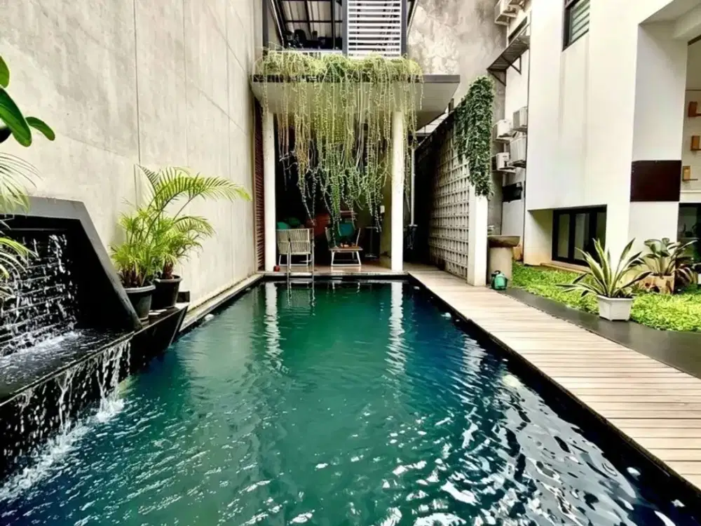 private pool di boulevard kotawisata