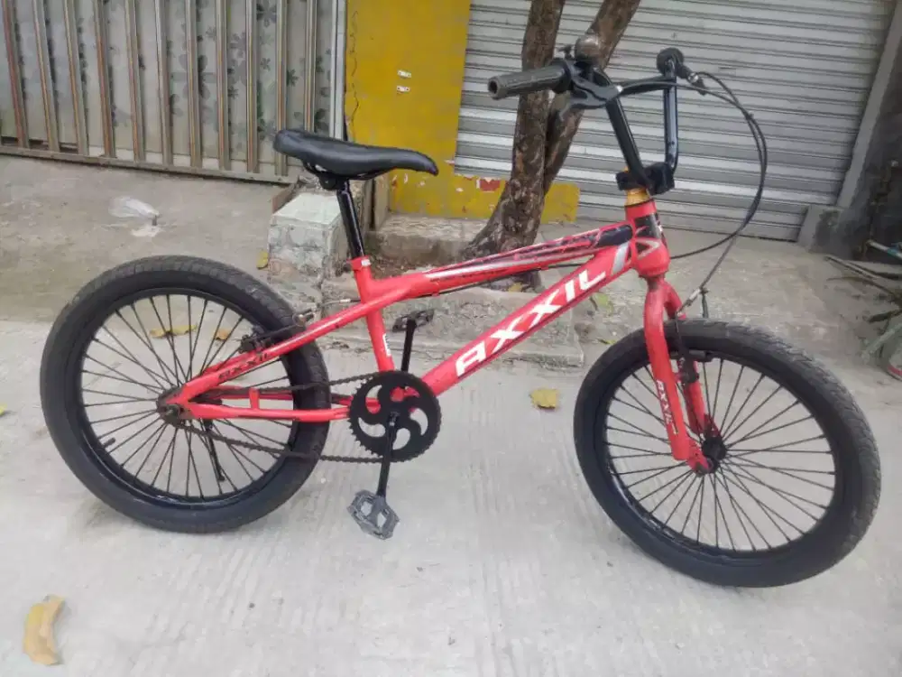Sepeda BMX anak ukuran 20.inch.AXXIL.