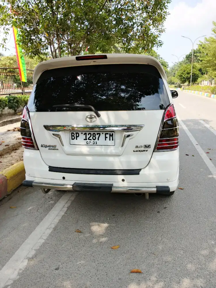 Toyota Kijang Innova 2013 Bensin
