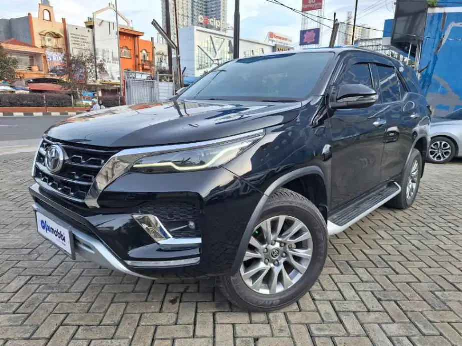 Toyota Fortuner 2.4 4x2 VRZ Solar-AT 2021 Hitam