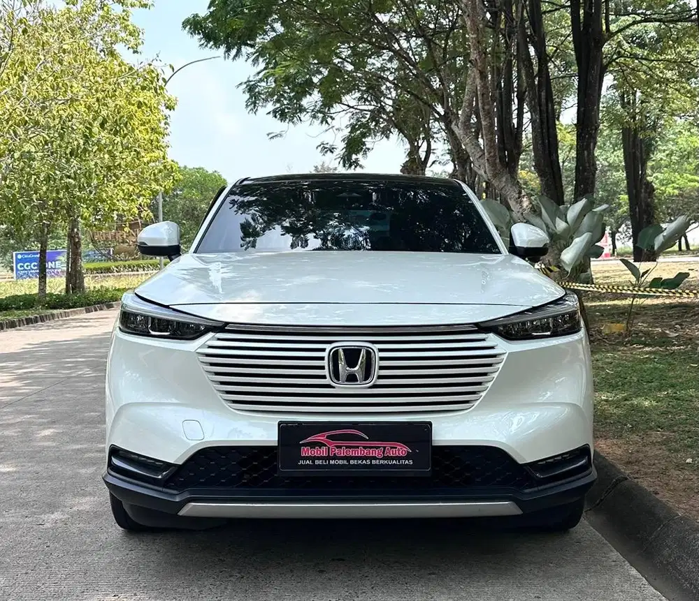 Honda Hrv SE matic 2023 km rendah full Orisinil mulus terawat sekali