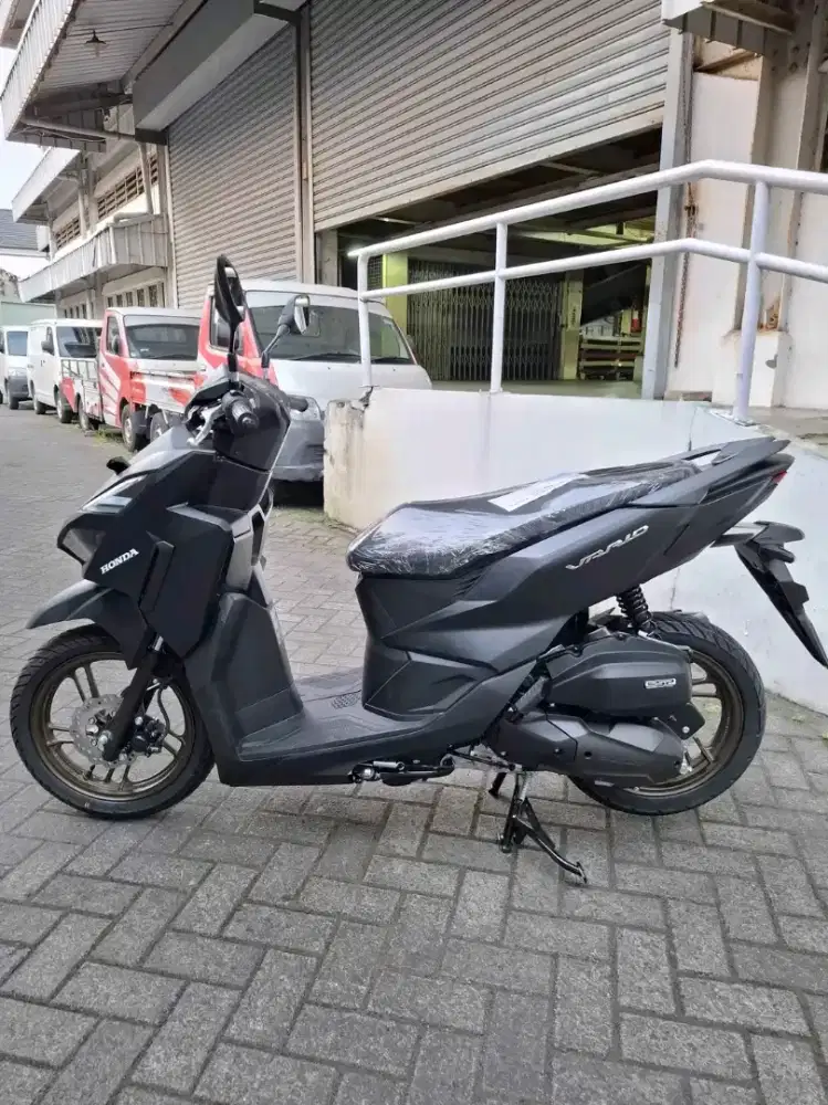 HONDA VARIO 125 ISS HITAM