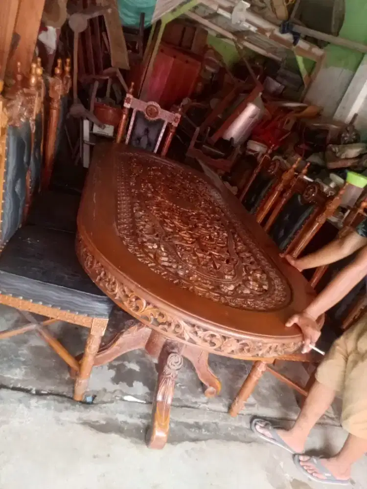 Meja makan kursinya 8 Jepara mewah