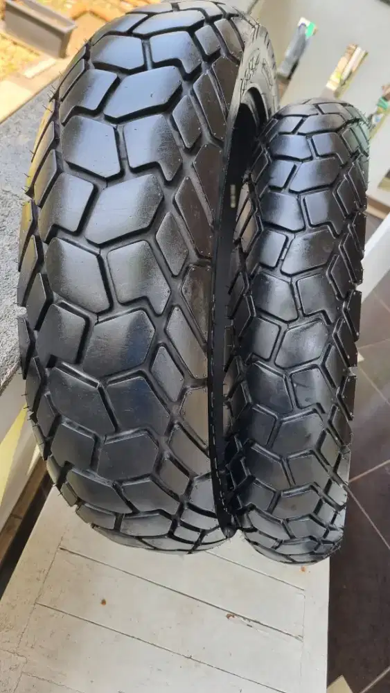 Jual Ban Sepeda Motor kondisi bagus masih 90 %