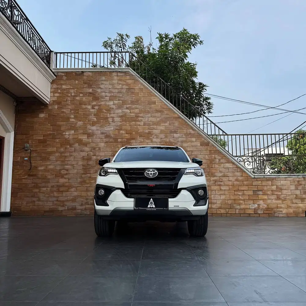 Dijual Toyota Fortuner Type 2.4 TRD Sportivo A/T Tahun 2017