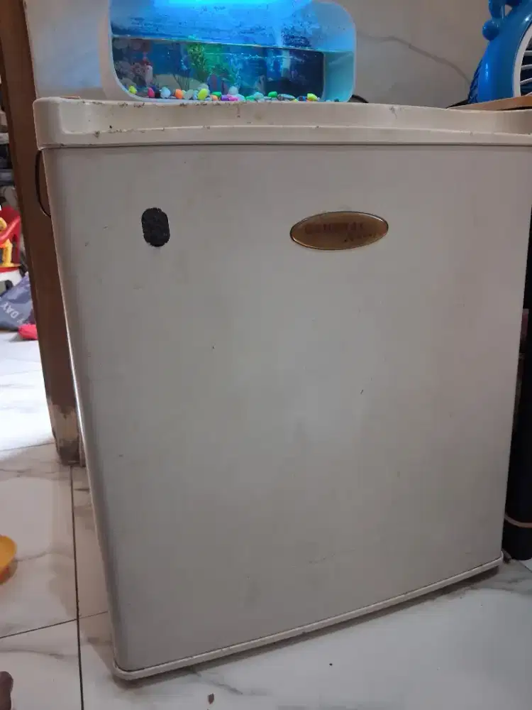 Kulkas Mini Bar Merk General