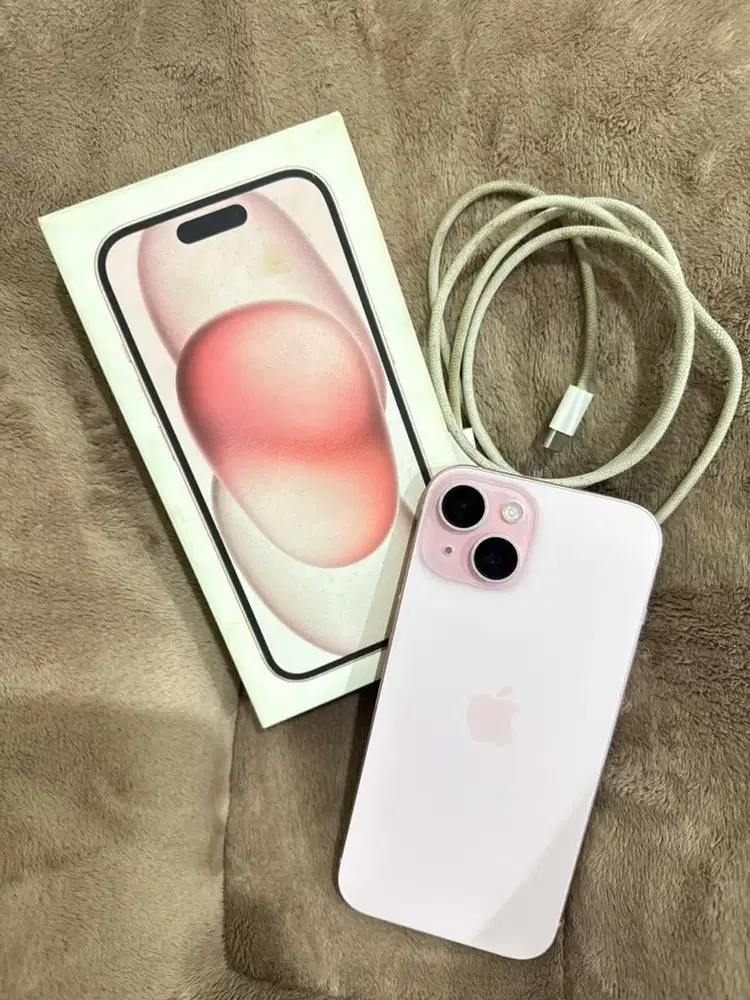 Dijual iphone 15 128 pink