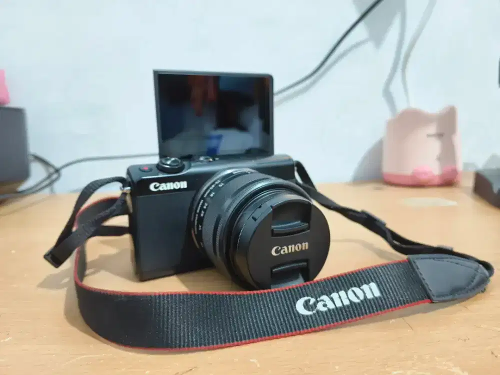 Kamera Canon EOS M100