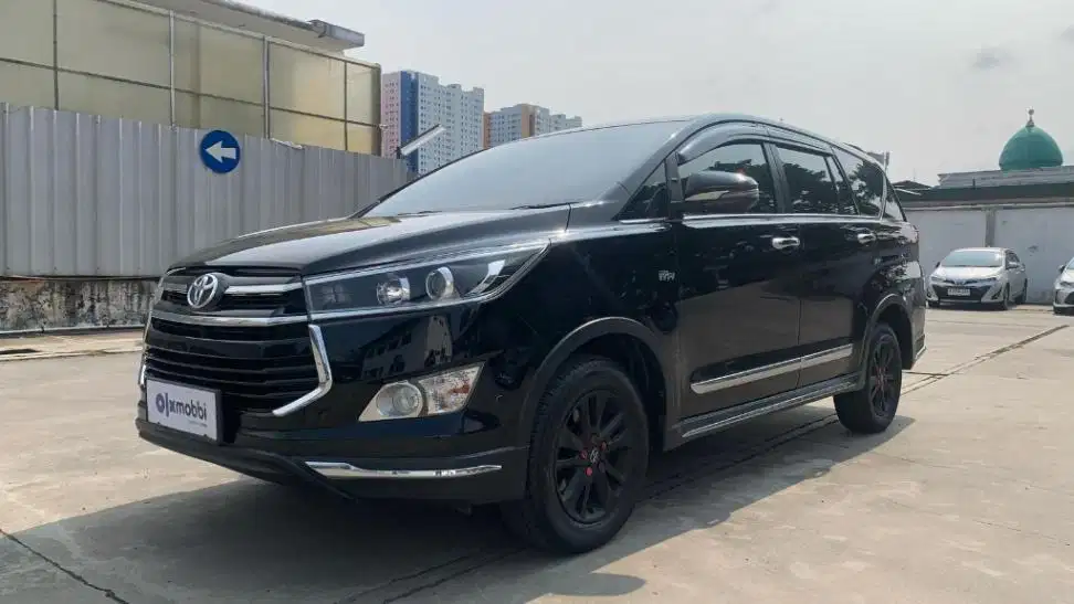 Toyota Kijang Innova 2.0 V Bensin-AT 2018