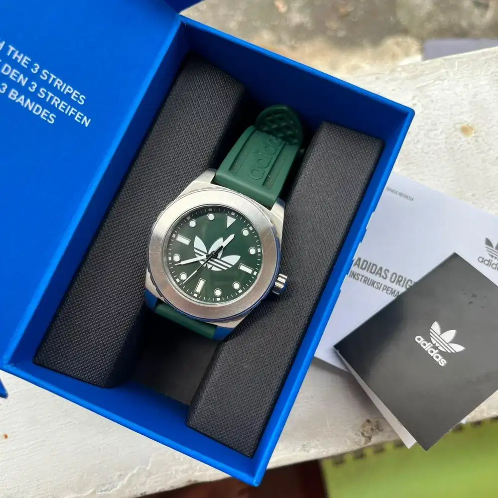 Jam tangan Adidas