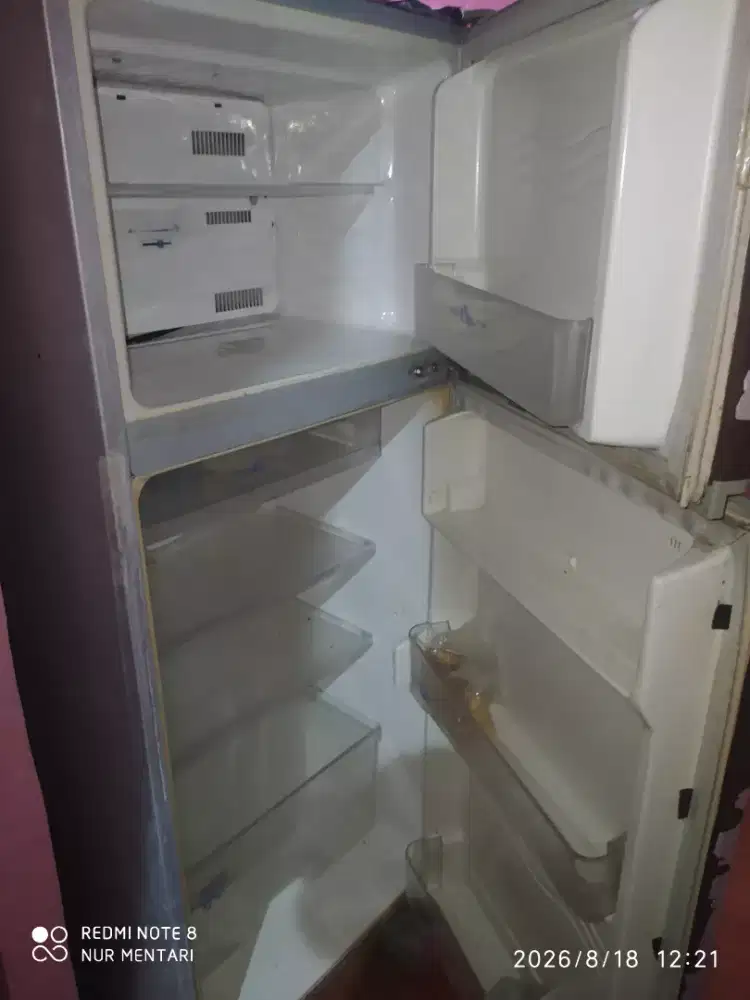 Kulkas Sharp 2 pintu