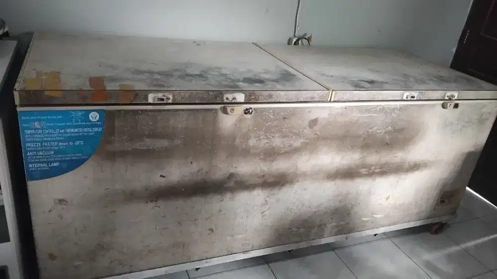 Dijual Freezer  Gea 1200 L