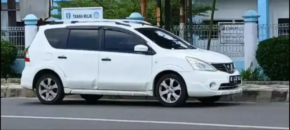 Livina X Gear Matic 2014 (mobil kesayangan)
