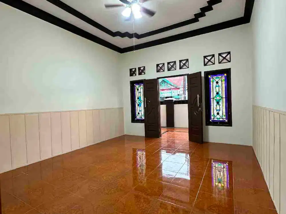 Rumah Pinggir Jalan Melati Raya Sunggal, Ramai Dilalui Angkot Cocok Usaha SHM