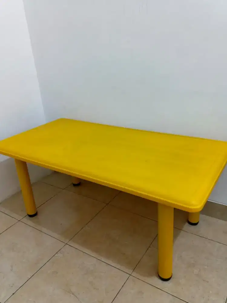 JUAL ONLY MEJA BELAJAR ANAK WARNA KUNING DAN UNGU SECOND