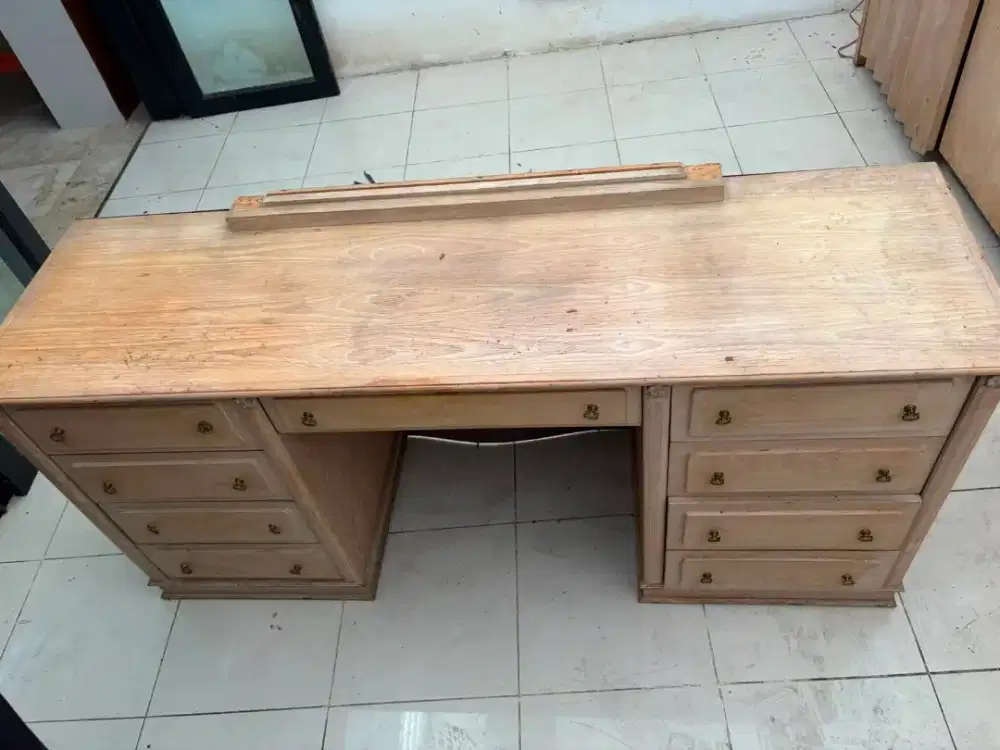 Dijual 3 set meja kantor + 1 kursi kantor (Harga Nego)