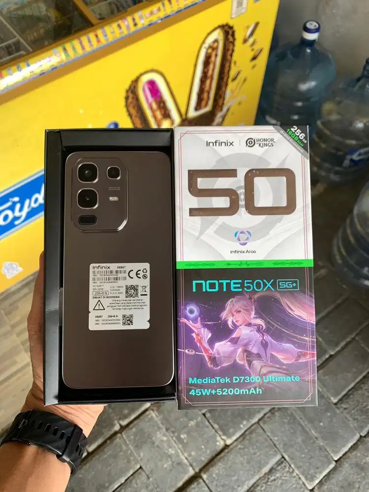 Infinix Note 50x 5g 8/256 kondisi mulus seperti baru gransi masih ada