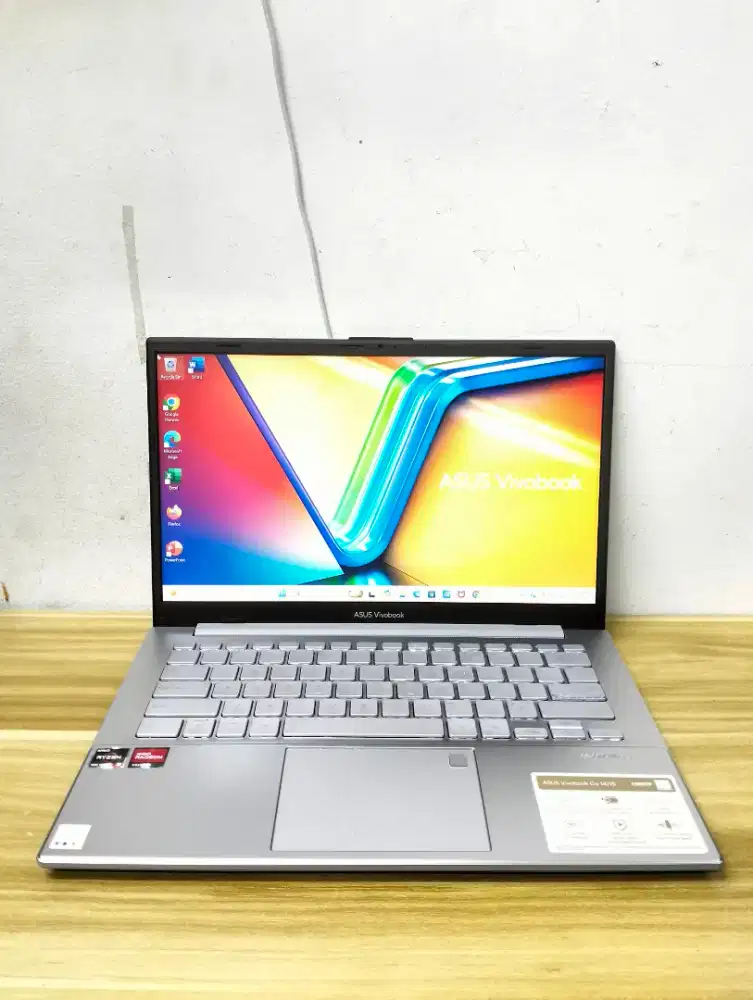Asus VivoBook Go 14 E1404FA AMD Ryzen 5 7520U Ram 8GB SSD 512GB