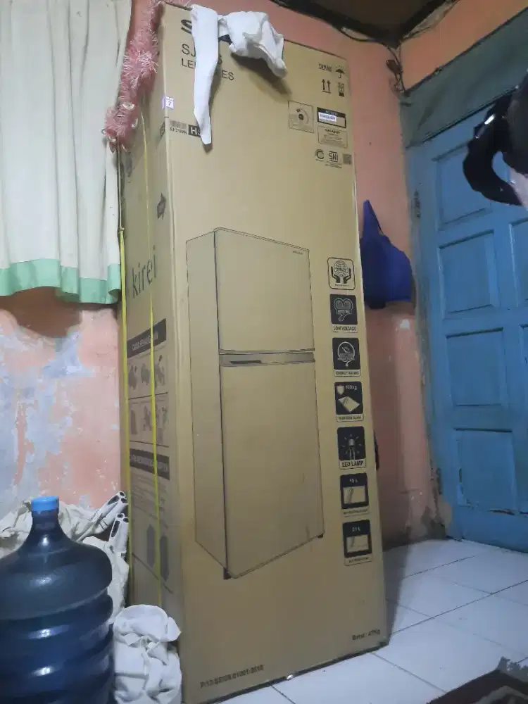 Kulkas sharp 2 pintu