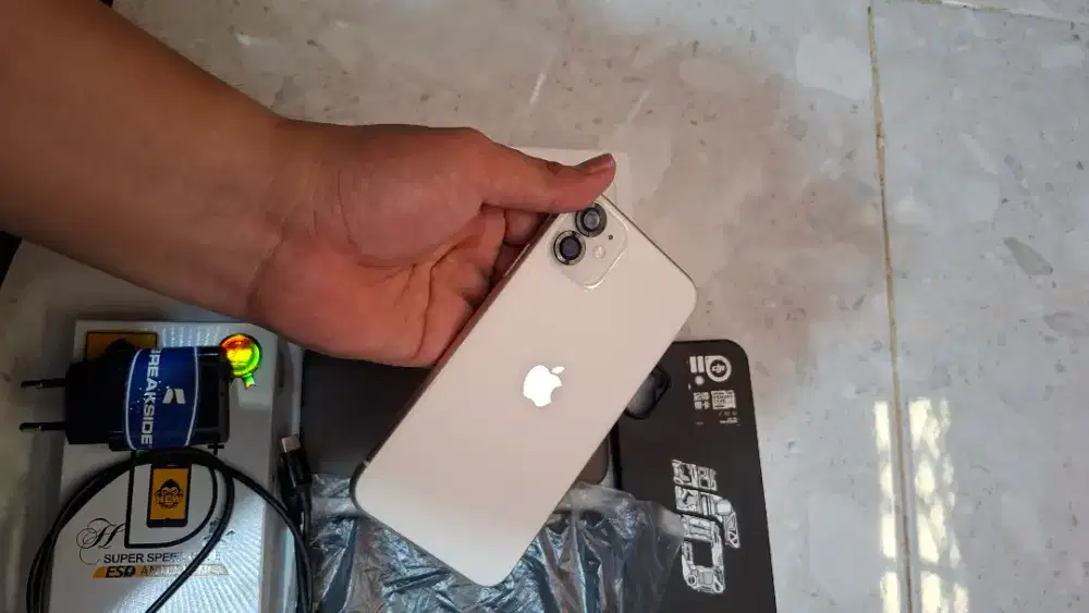 Dijual iphone second ip 11 64gb