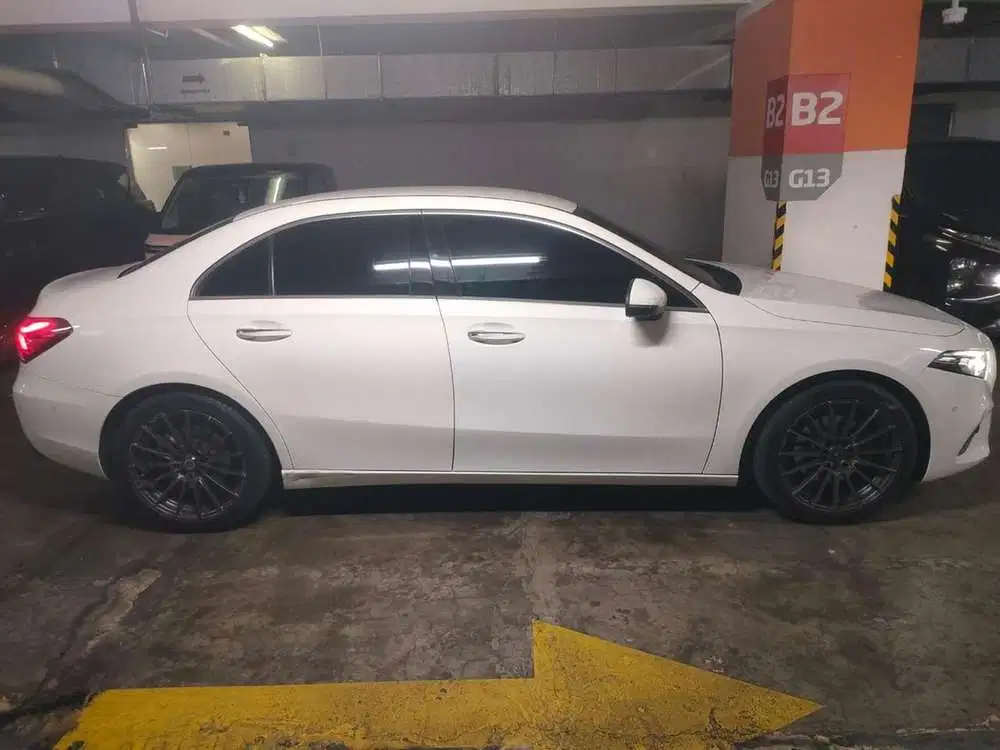 Mercedes-Benz A200 2021 Bensin