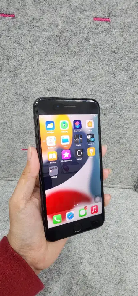 Iphone 7 plus 128 black
Inter regist teklomsel all oprator