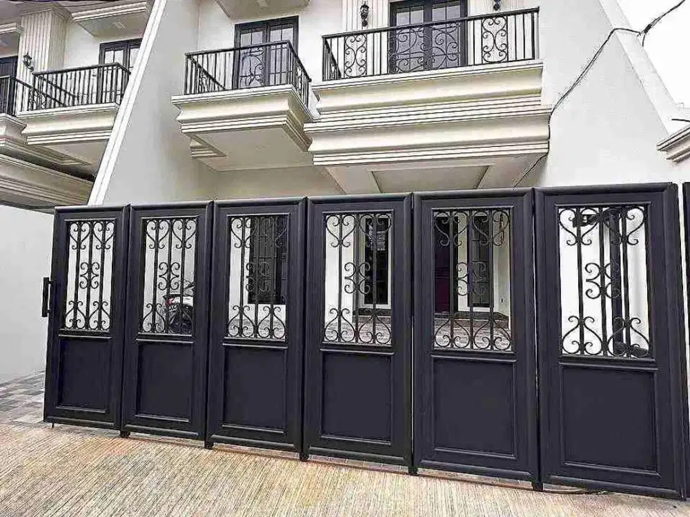 Rumah Mewah Siap Huni di Duren Sawit Pd.Bambu Dekat Toll Becakayu, Pondok Gede, Jl.Pahlawan Revolusi, Tiptop, Stasiun Kereta Halim, Casablanca
