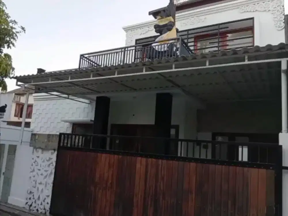 Di jual rumah lantai 2  Lokasi di Jl. Tukad Badung Renon Denpasar Selatan