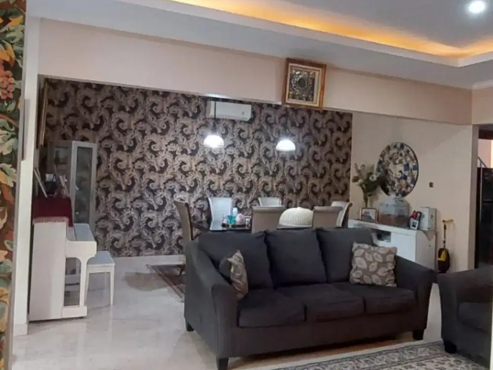HOT! Rumah Besar Discovery Bintaro Sektor 9 Tangerang Selatan LT 217m² 5 KT Private Pool Nego!