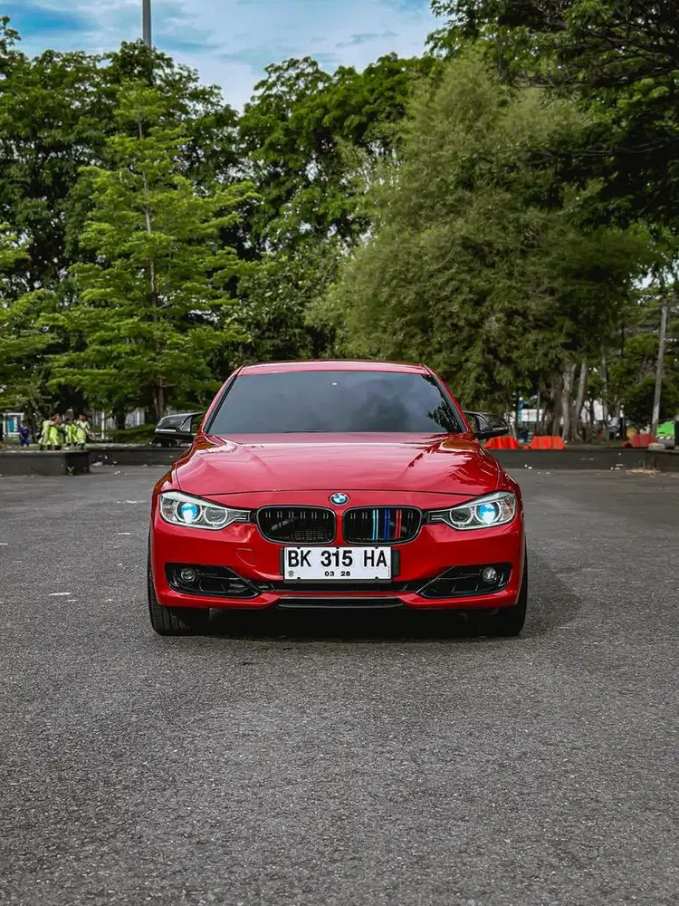 BMW F30 E320i 2012