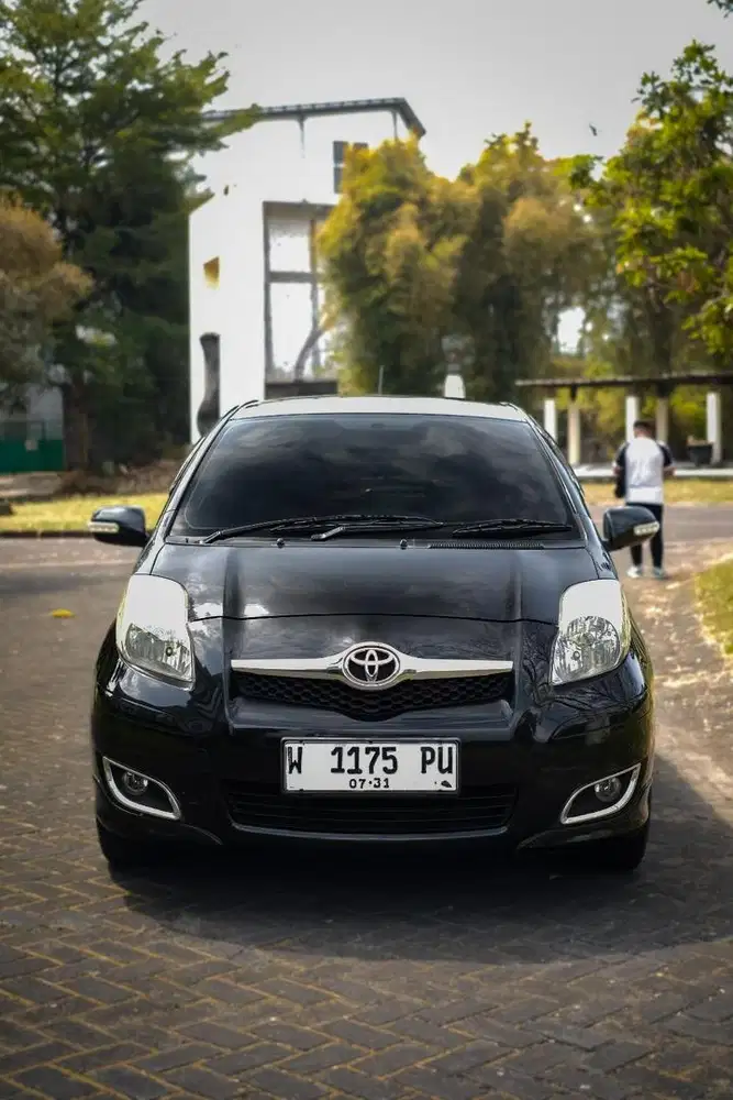 YARIS E 2011 MATIC