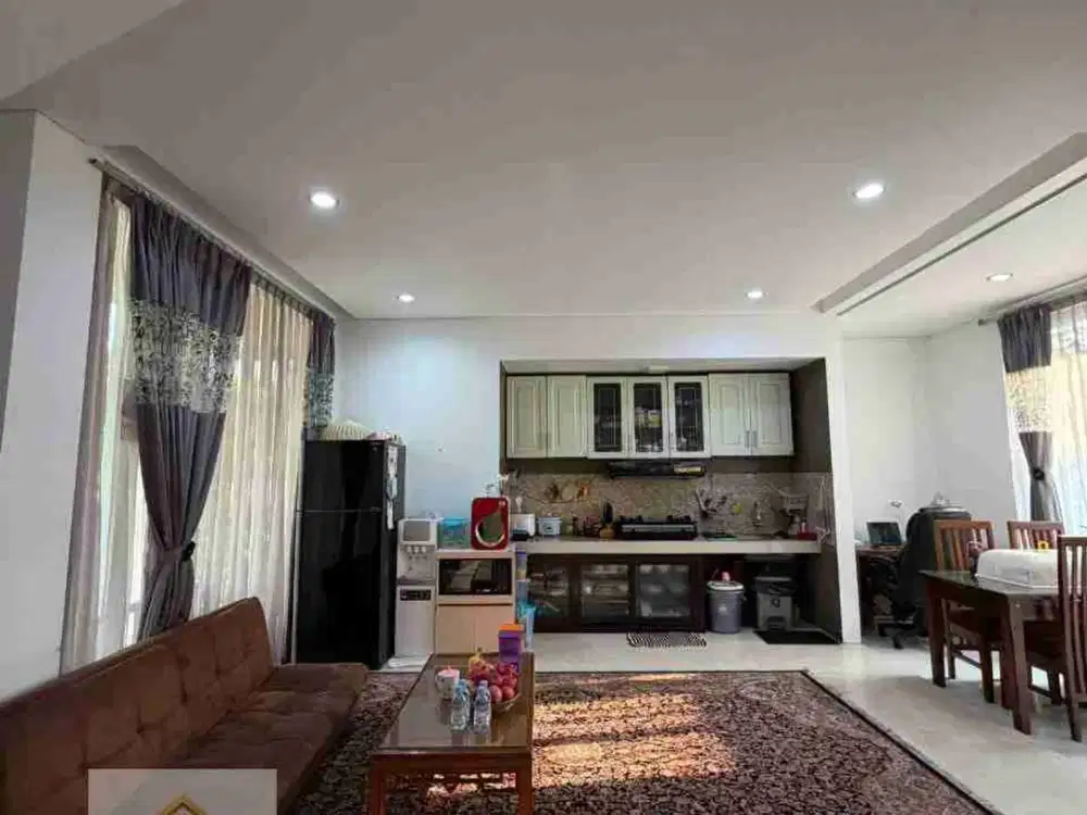 rumah 2lantai terawat harga menarik di cisitu dago bandung kota