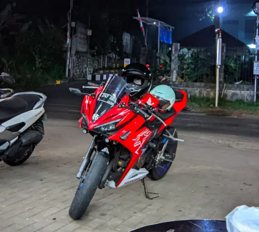 Jual cepat Honda CBR 150 thn 2016