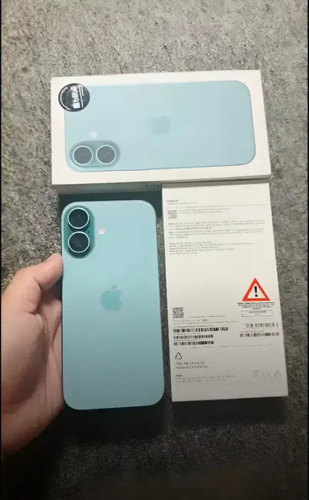 Iphone 16 basic 128GB ibox Garansi panjang