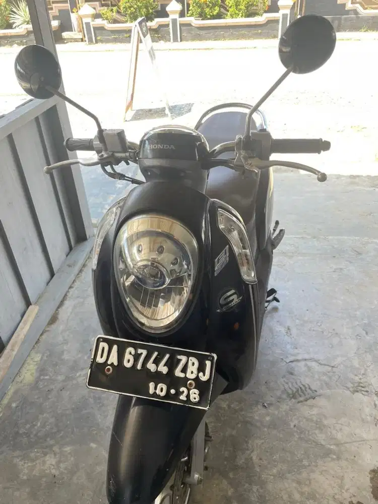 Scoopy stylist 2016