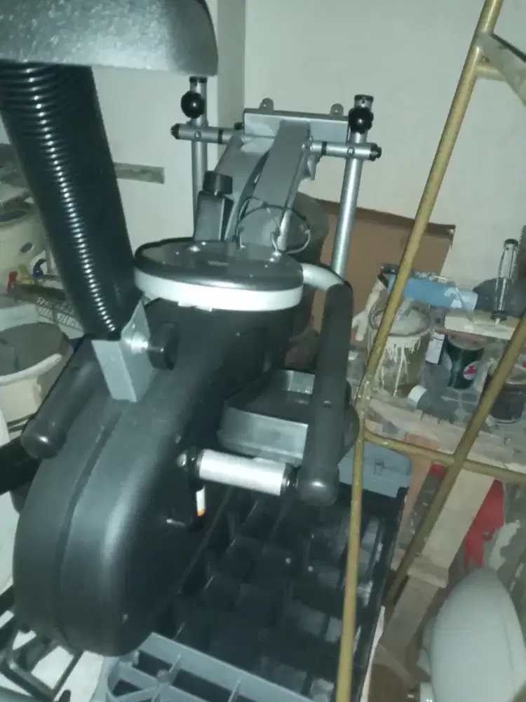 Sepeda Statis + Stepper 2-in-1 — Alat Fitness Rumah, Mulus