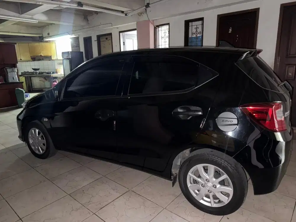 BRIO SATYA E CVT HITAM LOW KM